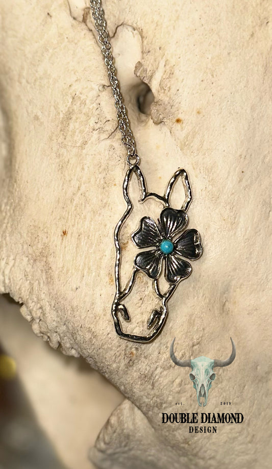 TURQUOISE LIVESTOCK PENDANT NECKLACE